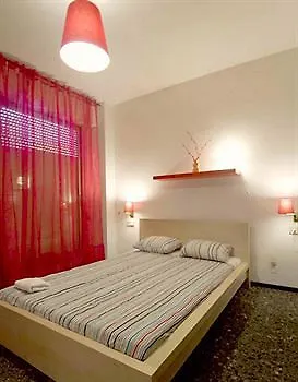Valencia Apartments Barcelona 4*,